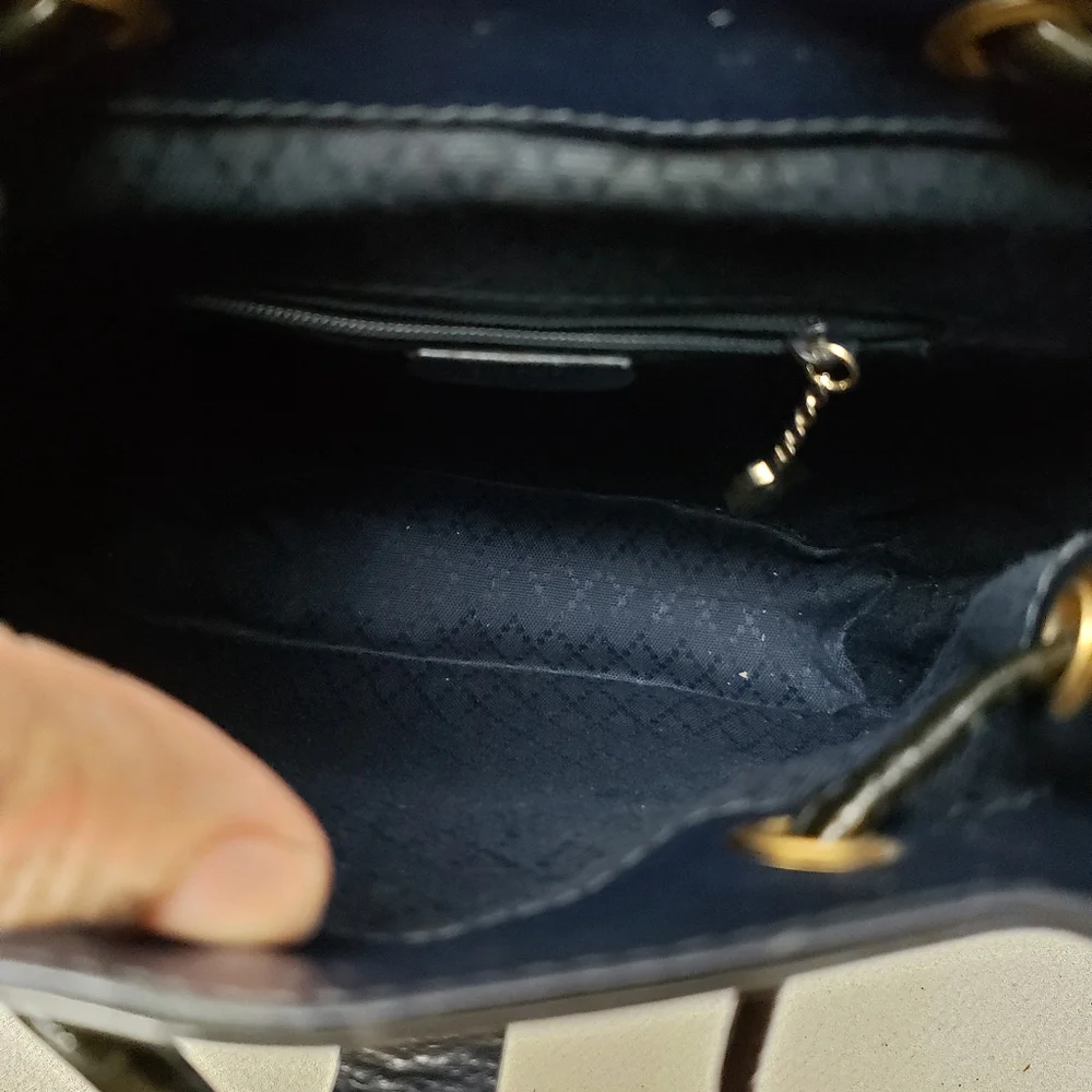 Authentic GUCCI Bamboo Backpack Enamel Black - Picture 6 of 14